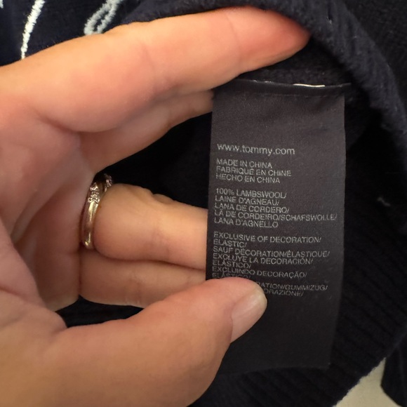 Tommy Hilfiger Sweater - Picture 2 of 4